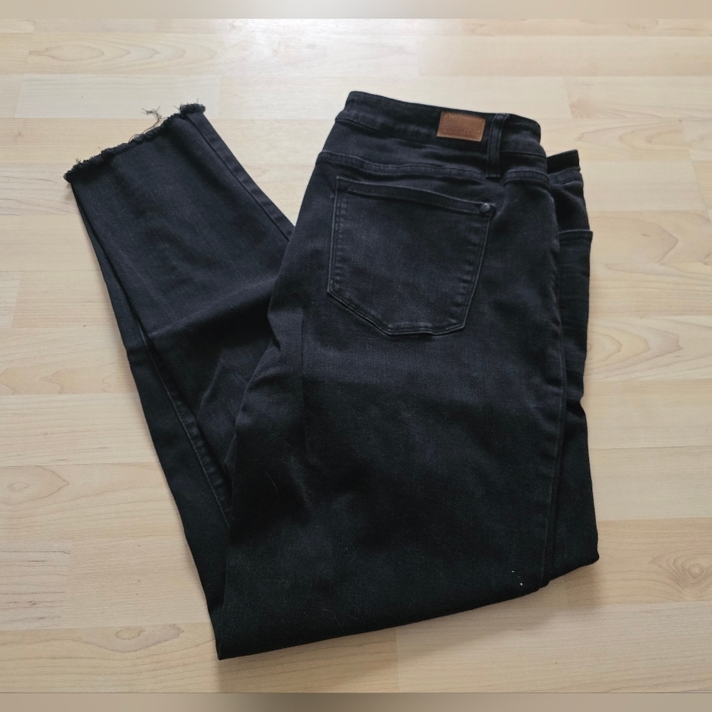Judy Blue Distressed Black Skinny Fit Jeans Size 15/32